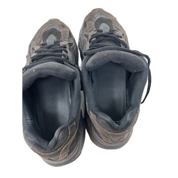 adidas Yeezy Boost 700 V2 Vanta Mens 10.5